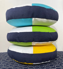 Load image into Gallery viewer, Sunbrella Splits Circle Pillow in Hot Pink/Tangerine
